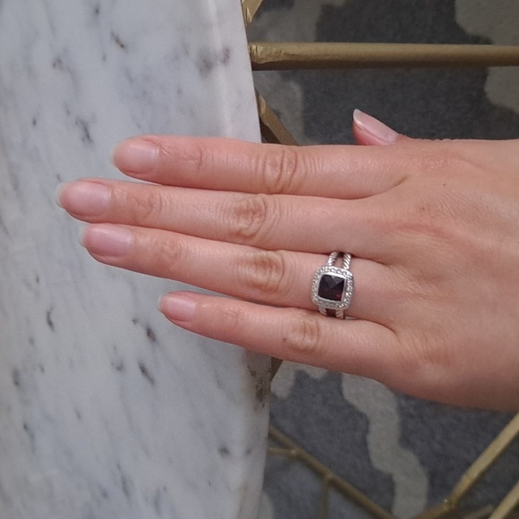 Authentic David Yurman Petite Albion Garnet ring - Picture 10 of 16